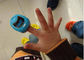 Μπλε/ρόδινος/κίτρινος σφυγμός Oximeter άκρων δακτύλου επίδειξης OLED για τα παιδιά προμηθευτής